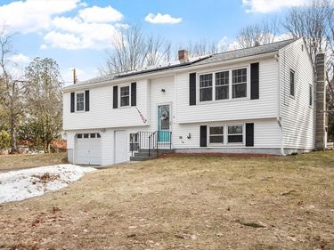 225 Leominster Road, Lunenburg, MA 01462