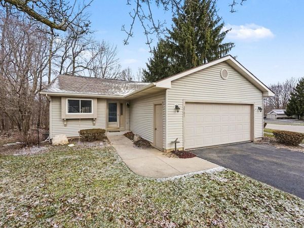 2701 Springview Road NW, Grand Rapids, MI 49534