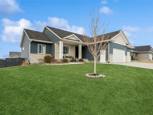 1389 Cardinal Drive, Fairfax, IA 52228