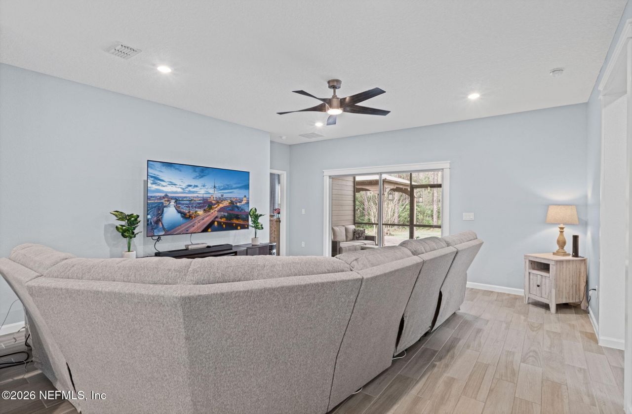 9936 Pavnes Creek Drive, Jacksonville, FL 32222 Photo