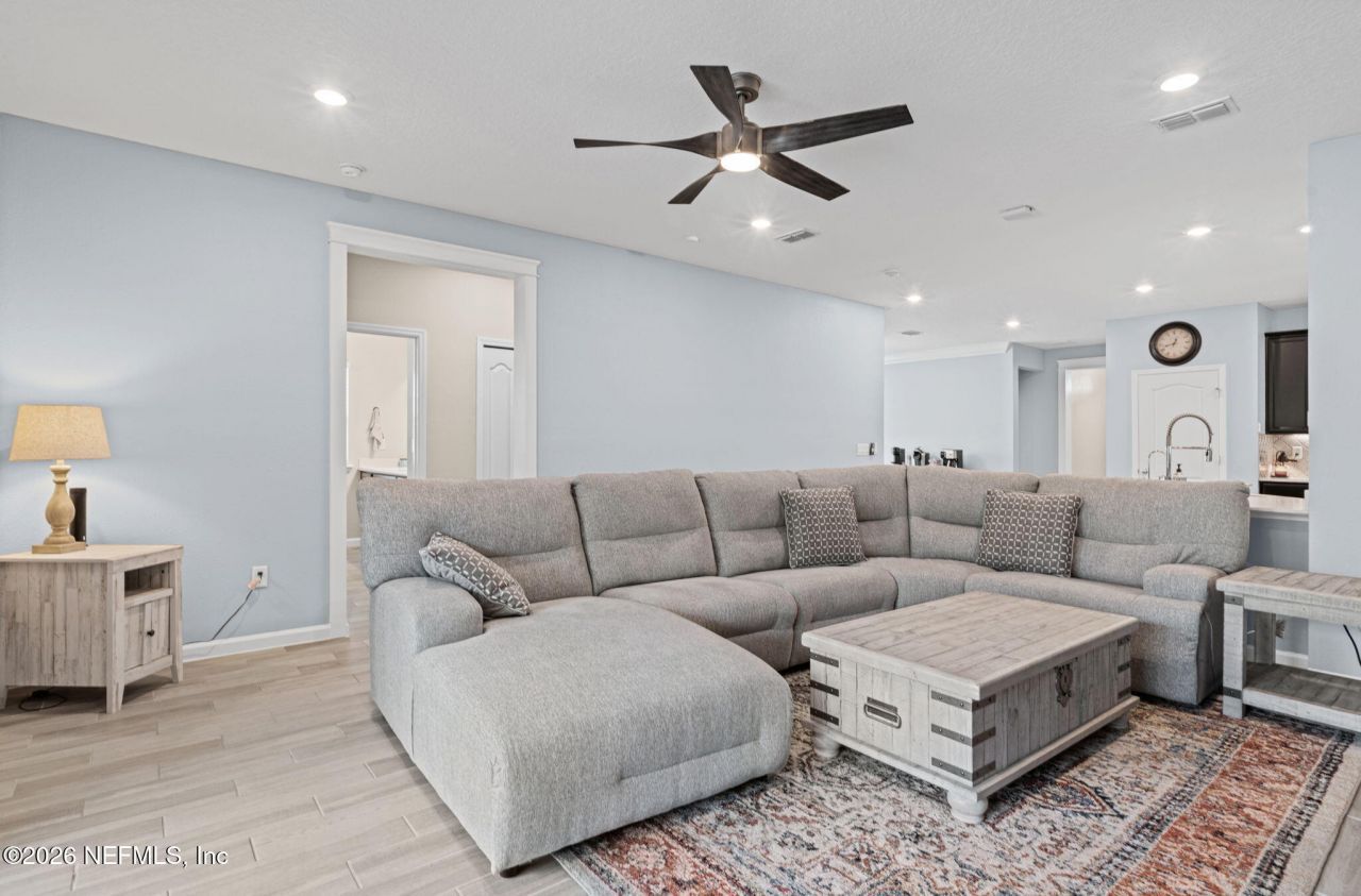 9936 Pavnes Creek Drive, Jacksonville, FL 32222 Photo