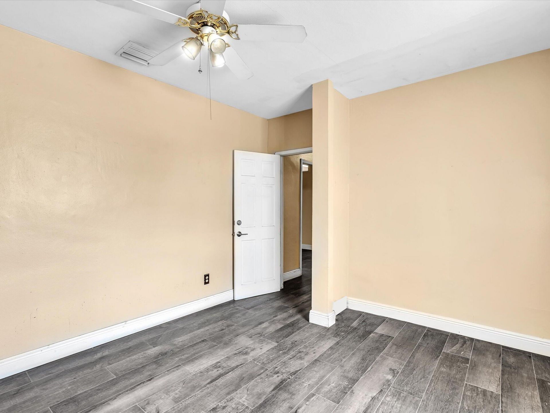 4901 SW 51st Street, Davie, FL 33314 Photo