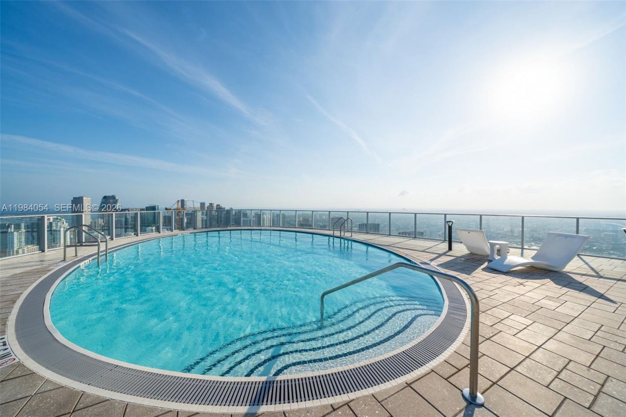 851 NE 1st Ave , Unit 4010, Miami, FL 33132 Photo