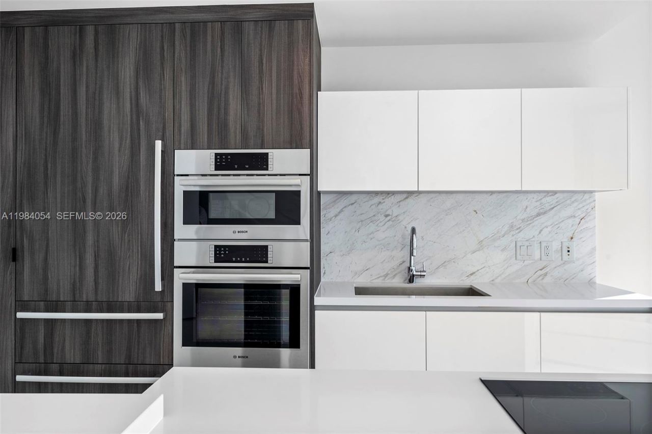 851 NE 1st Ave , Unit 4010, Miami, FL 33132 Photo