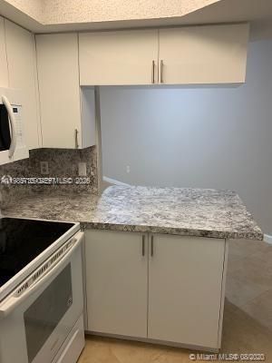 8353 Lake Dr, Unit 104, Doral, FL 33166 Photo