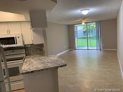8353 Lake Dr, Unit 104, Doral, FL 33166 Photo