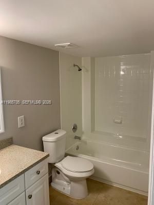 8353 Lake Dr, Unit 104, Doral, FL 33166 Photo