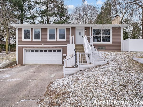 1728 Lenora Terrace NW, Grand Rapids, MI 49504