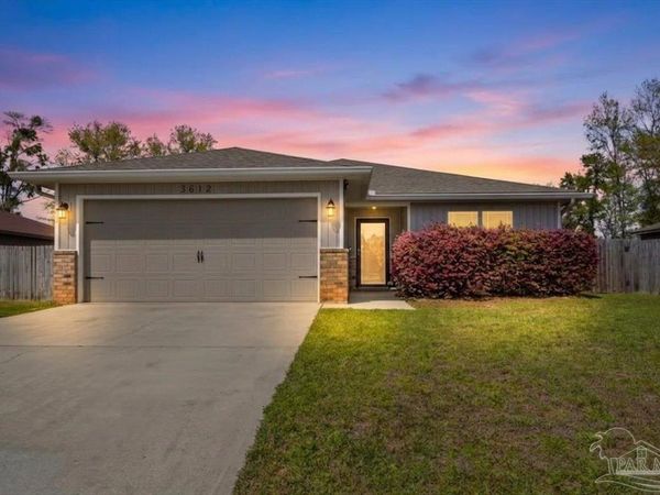 5612 Peach Dr, Pace, FL 32571