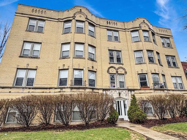 6204 N Claremont Avenue , Unit 2, Chicago, IL 60659