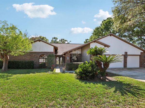 17922 CLEAR LAKE DRIVE, LUTZ, FL 33548