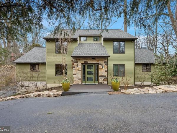 2 LAKE AVENUE, MEDIA, PA 19063