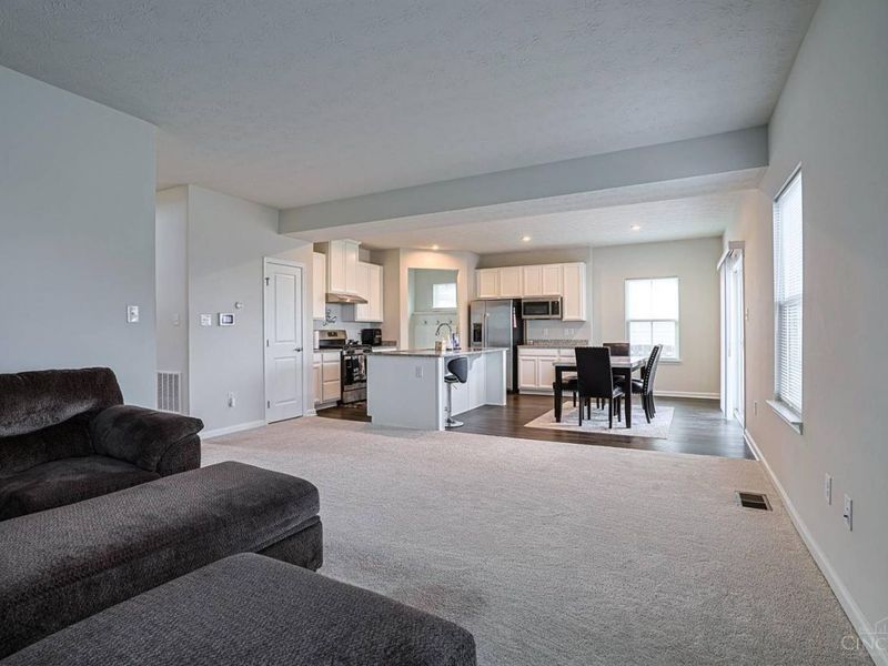 320 Chevington Chase, Tipp City, OH 45371 Photo 10