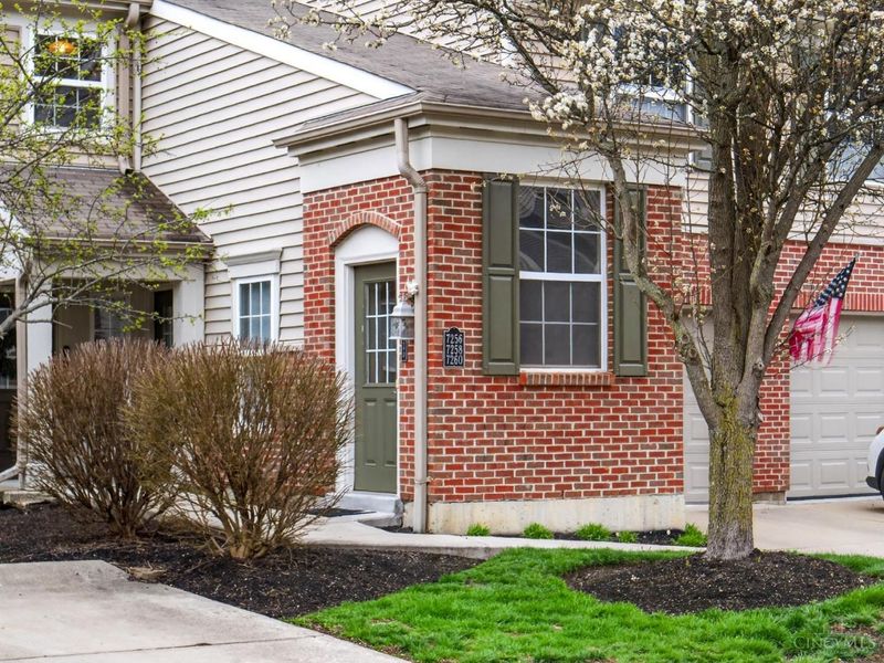 7260 English Drive, Cincinnati, OH 45244 Photo 2