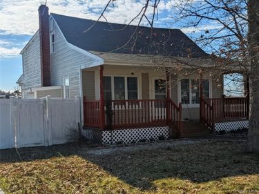 127 Johns Neck Road, Shirley, NY 11967