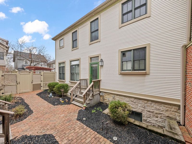 294 Zimpfer Street , Columbus, OH 43206 Photo 2