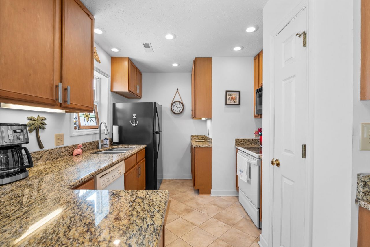 829 9th Ave. S Photo 13