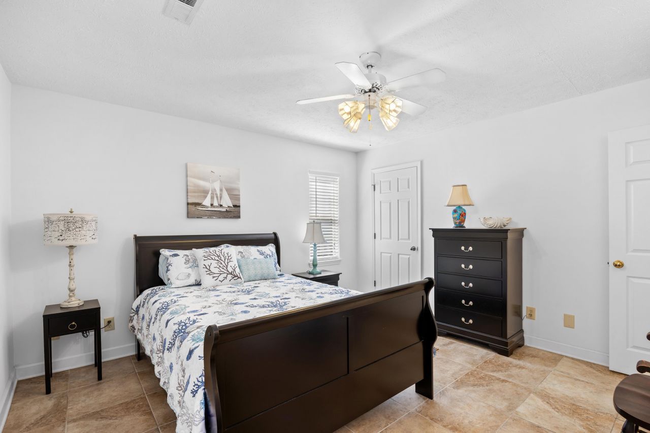 829 9th Ave. S Photo 16