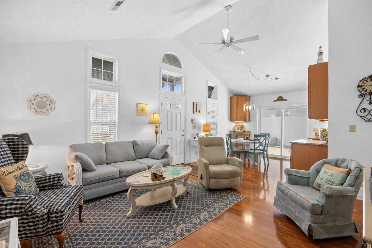 829 9th Ave. S Photo 4