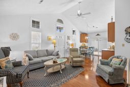 829 9th Ave. S photo 4