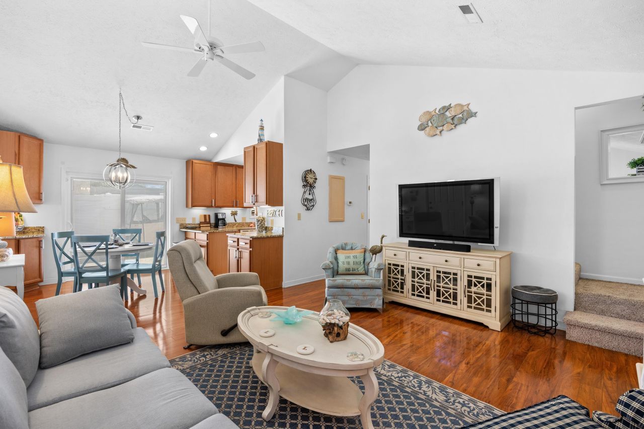 829 9th Ave. S Photo 5