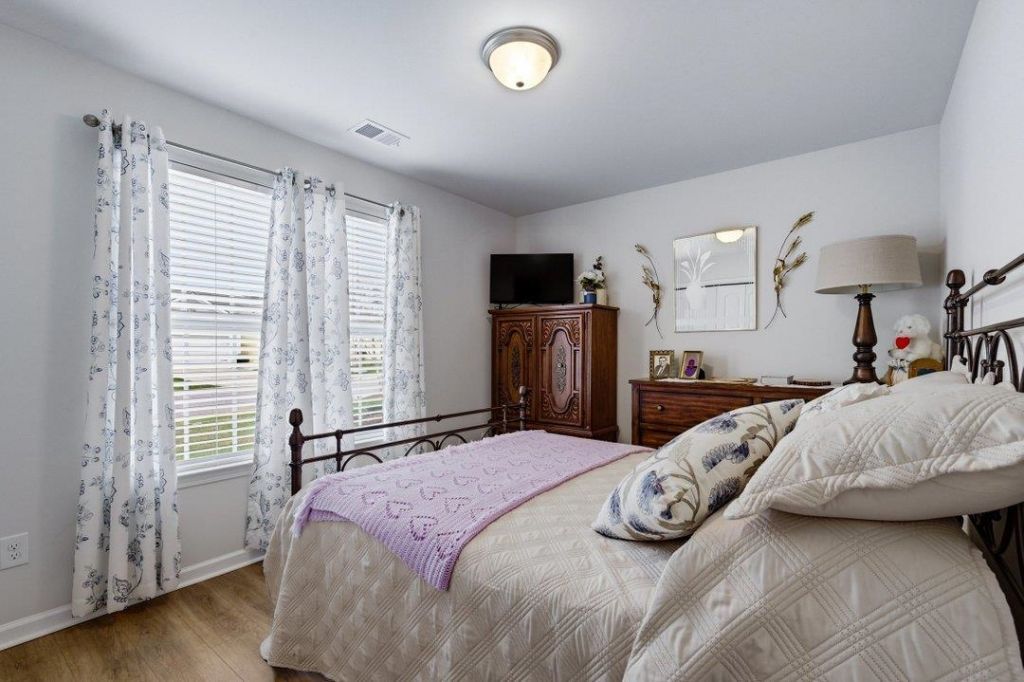 1345 Midtown Village Dr. Photo 22