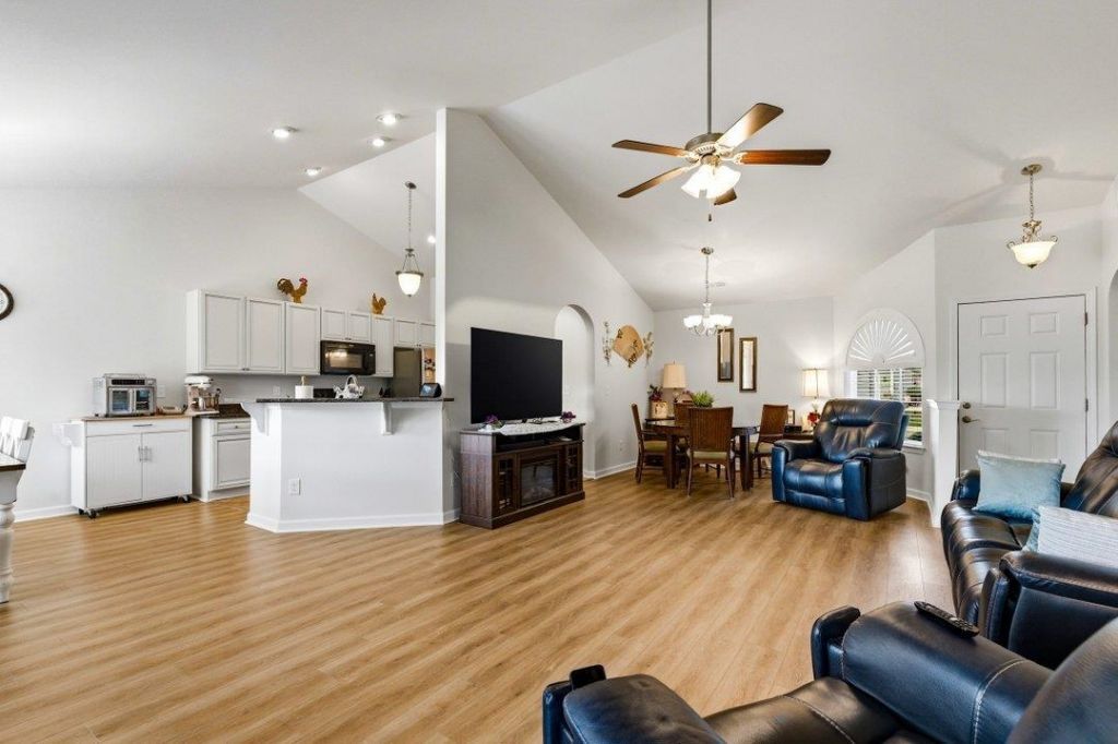 1345 Midtown Village Dr. Photo 4