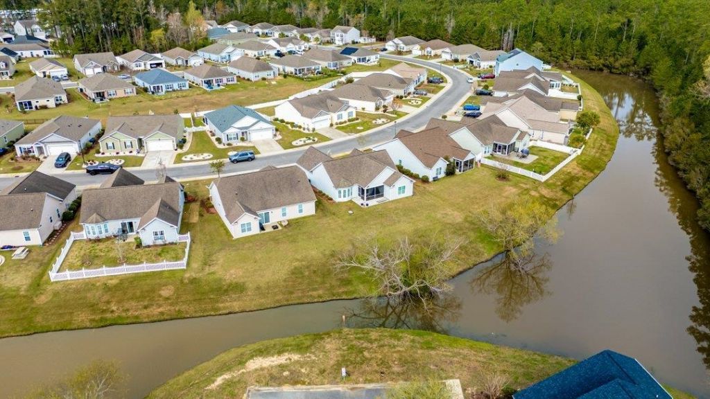 1345 Midtown Village Dr. Photo 41