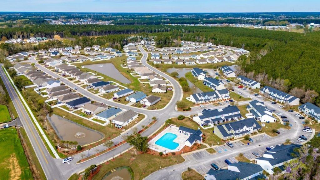 1345 Midtown Village Dr. Photo 45