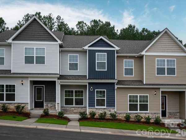 1207 Signal Avenue , Gastonia, NC 28052