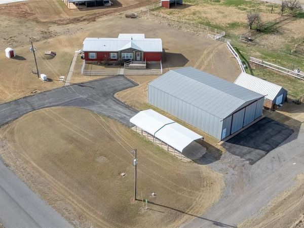 24079 E 1070 Road, Weatherford, OK 73096