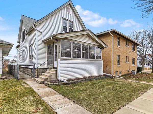 2009 S 77th STREET, West Allis, WI 53219