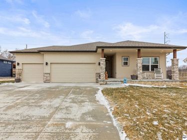 10452 S 113th Street, Papillion, NE 68046