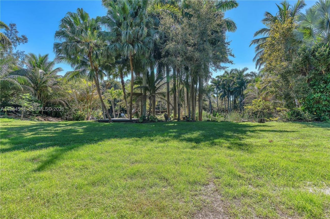 154th Street - 870 , North Miami Beach, FL 33162 Photo