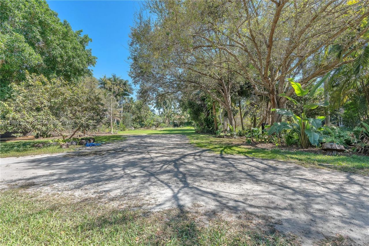 154th Street - 861 , North Miami Beach, FL 33162 Photo