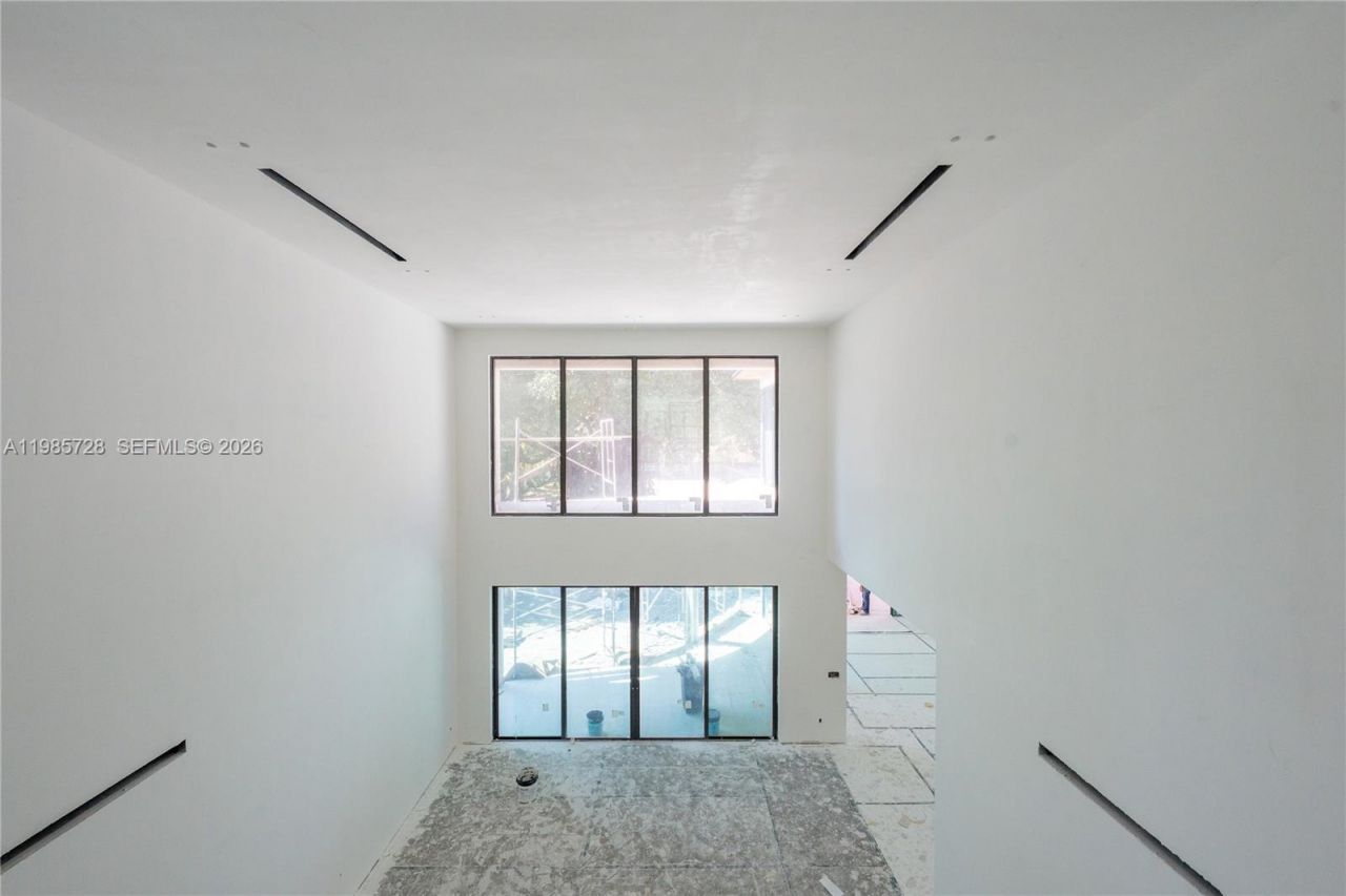 18770 NE 22nd Ave, Miami, FL 33180 Photo