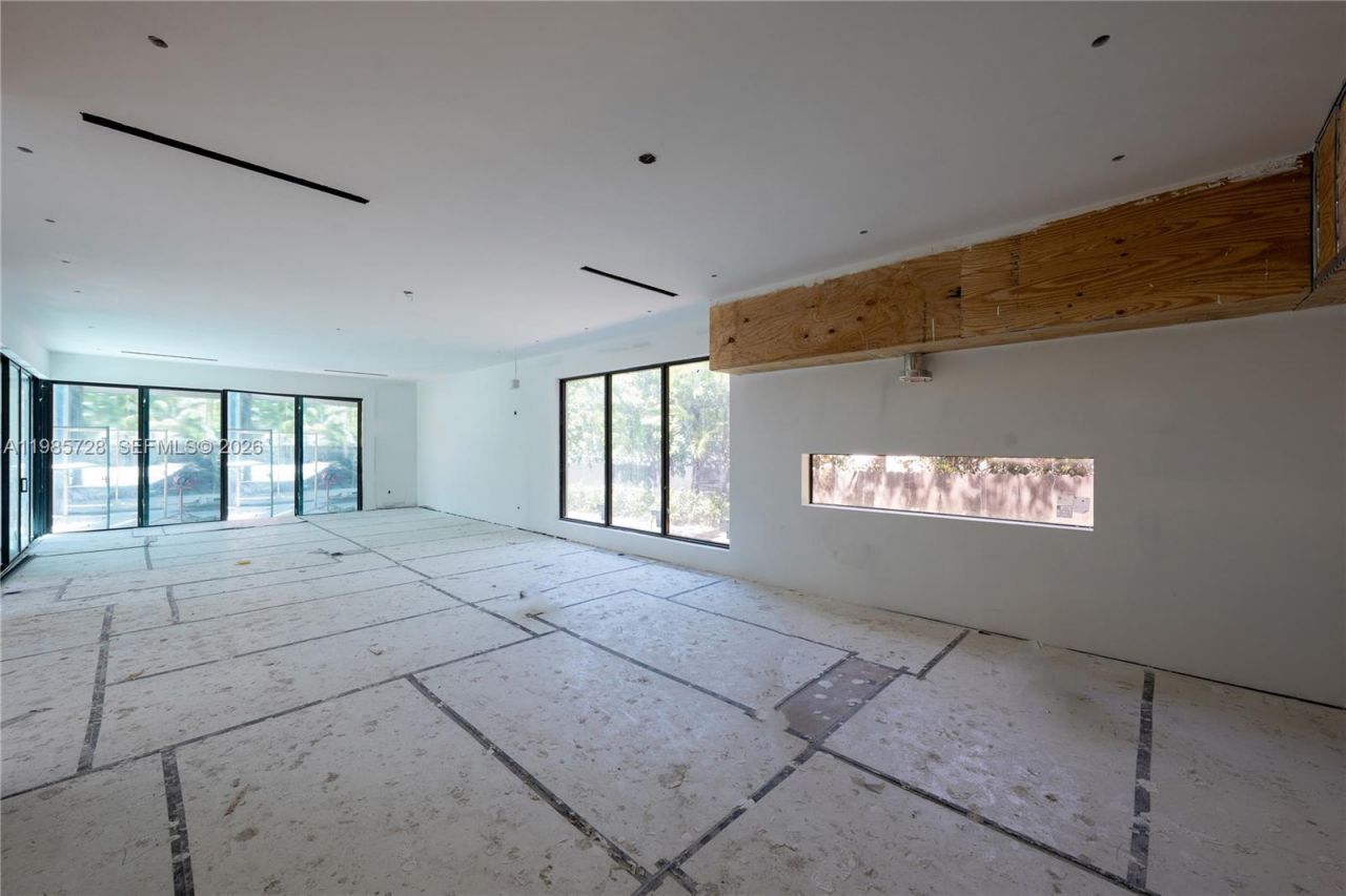 18770 NE 22nd Ave, Miami, FL 33180 Photo