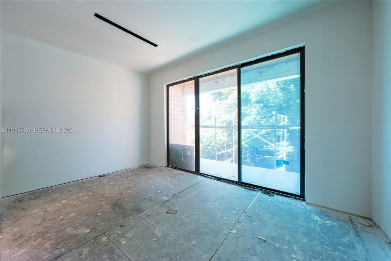 18770 NE 22nd Ave, Miami, FL 33180 Photo