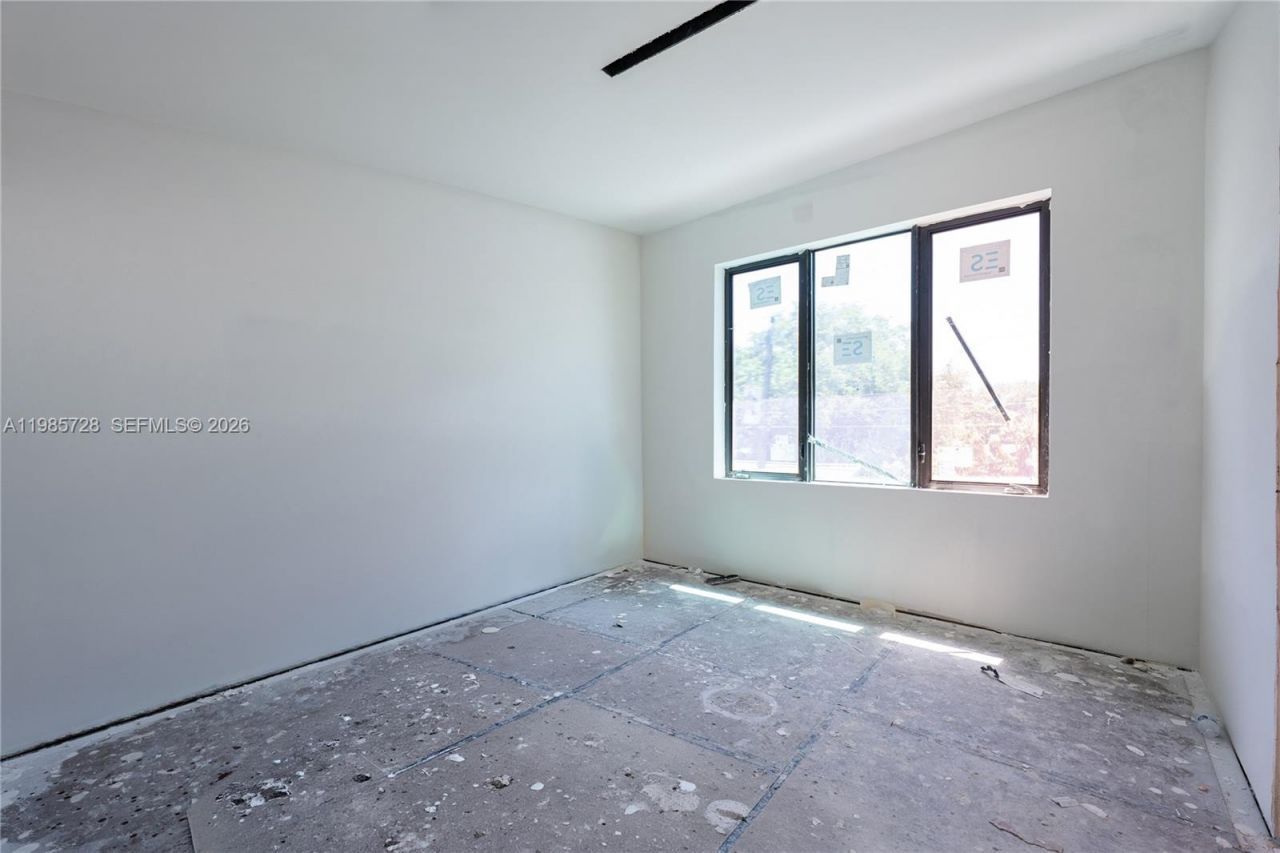 18770 NE 22nd Ave, Miami, FL 33180 Photo