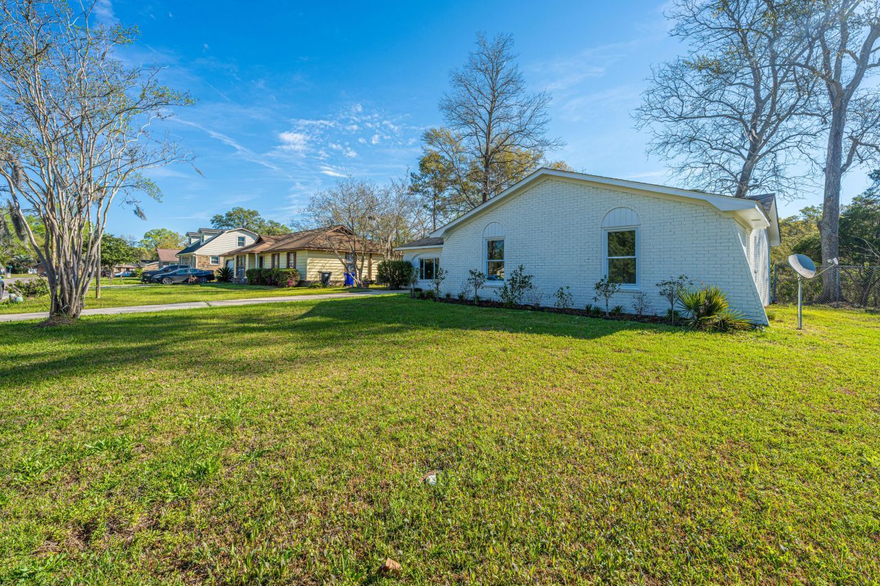 5819 Saint Angela Drive Photo 5