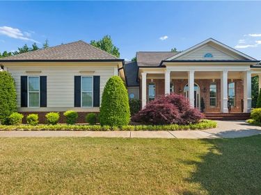 5148 Stefan Ridge Way, Buford, GA 30519