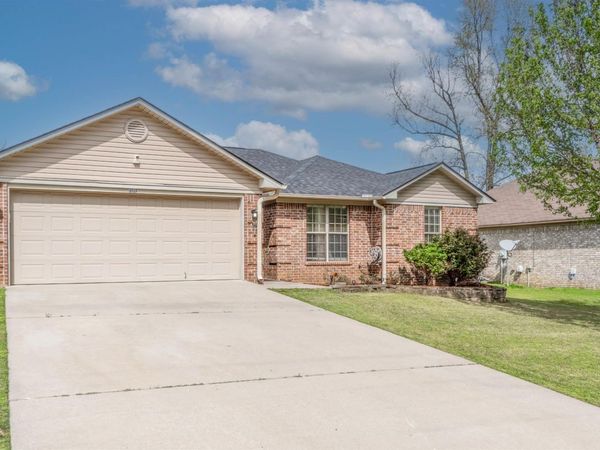 103 Donna Kay Drive, Greenbrier, AR 72058