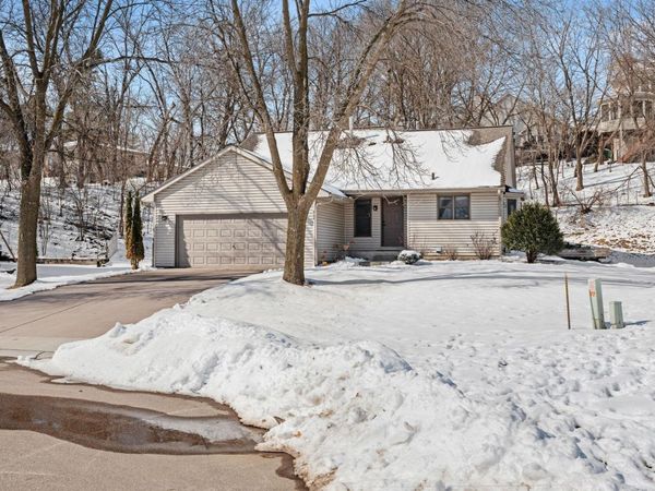 8136 Dakota Lane, Chanhassen, MN 55317