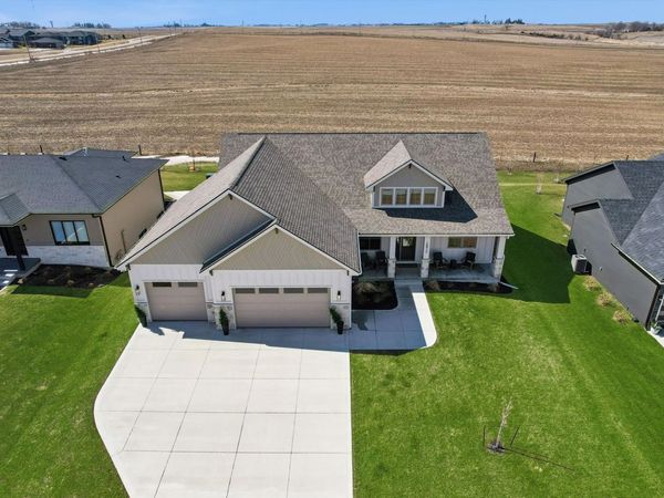 2872 NW Beechwood Drive, Grimes, IA 50111