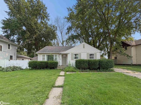 612 Central Avenue E, Clarion, IA 50525