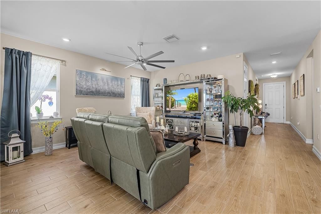 316 Spring Hill Lake Loop , Cape Coral, FL 33993 Photo