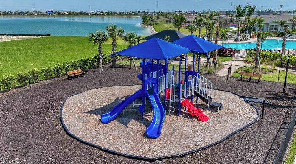 316 Spring Hill Lake Loop, Cape Coral, FL 33993 Photo