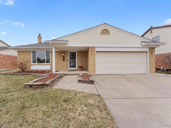 2031 Keystone Drive, Sterling Heights, MI 48310