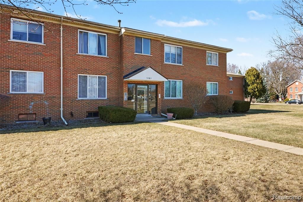 31805 Kelly Road, Fraser, MI 48026 Main Photo