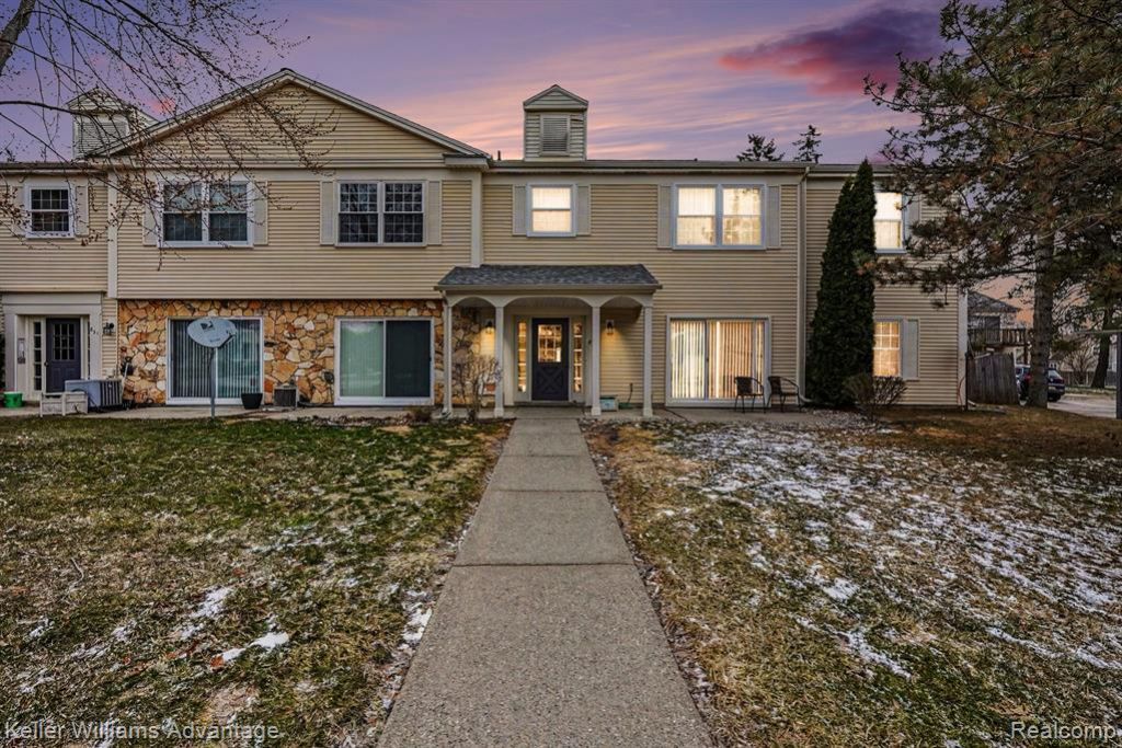 833 Bloomfield Village Boulevard, Auburn Hills, MI 48326 Main Photo